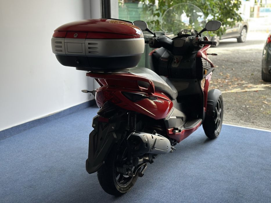 Quadro3 • Se conduce cu permis categoria B •