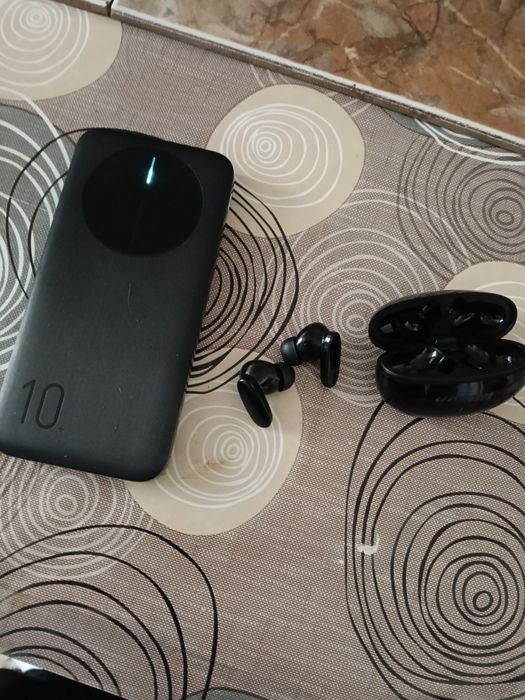 Vând baterie externa 10000 mah și căști bluetoot funcționale perfect