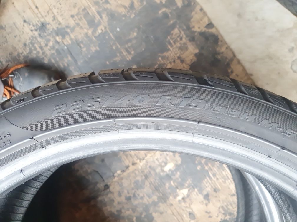 2 Anvelope Pirelli 225 40 R19 M/S iarnă  Stare perfectă DOT 0419