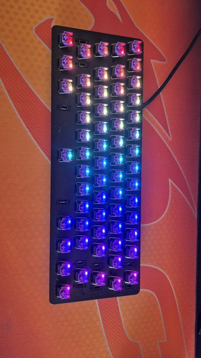 Razer Huntsman Mini Optical Purple суичове