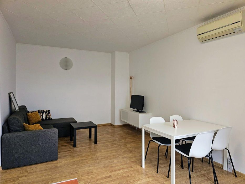 Дава се под наем Двустаен апартамент в Пловдив, Тракия - 60 кв.м за 375 € - Снимка #1