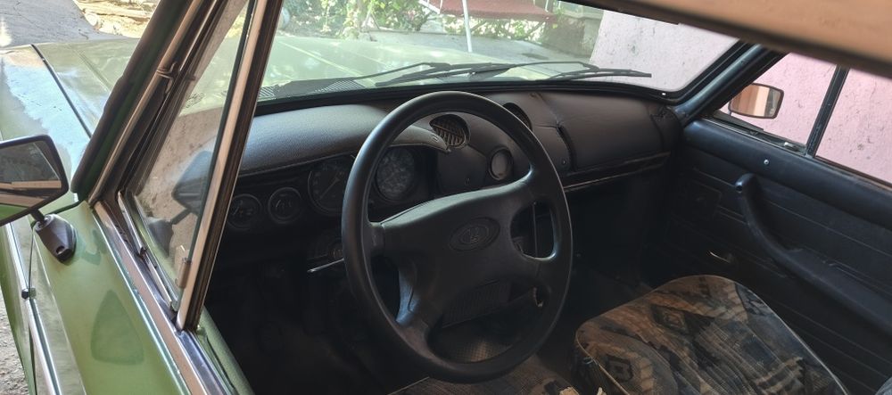 Juguli 1983 kraska bo'lgan