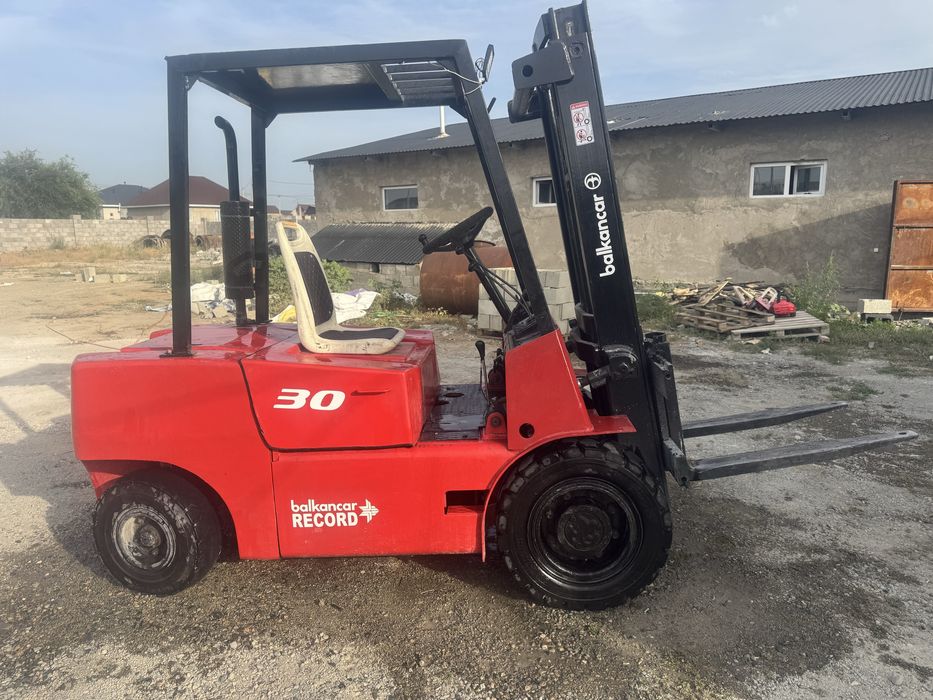 Вилочный погрузчик