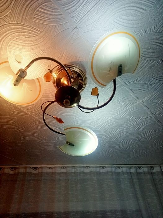 Срочно продам люстру  за 3500!