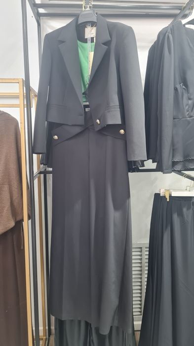 Продам новый брючный костюм LASAGRADA