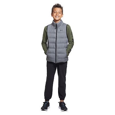 Under Armour.  Жилетка пуховик из США. Оригинал. Раз M 10-12лет