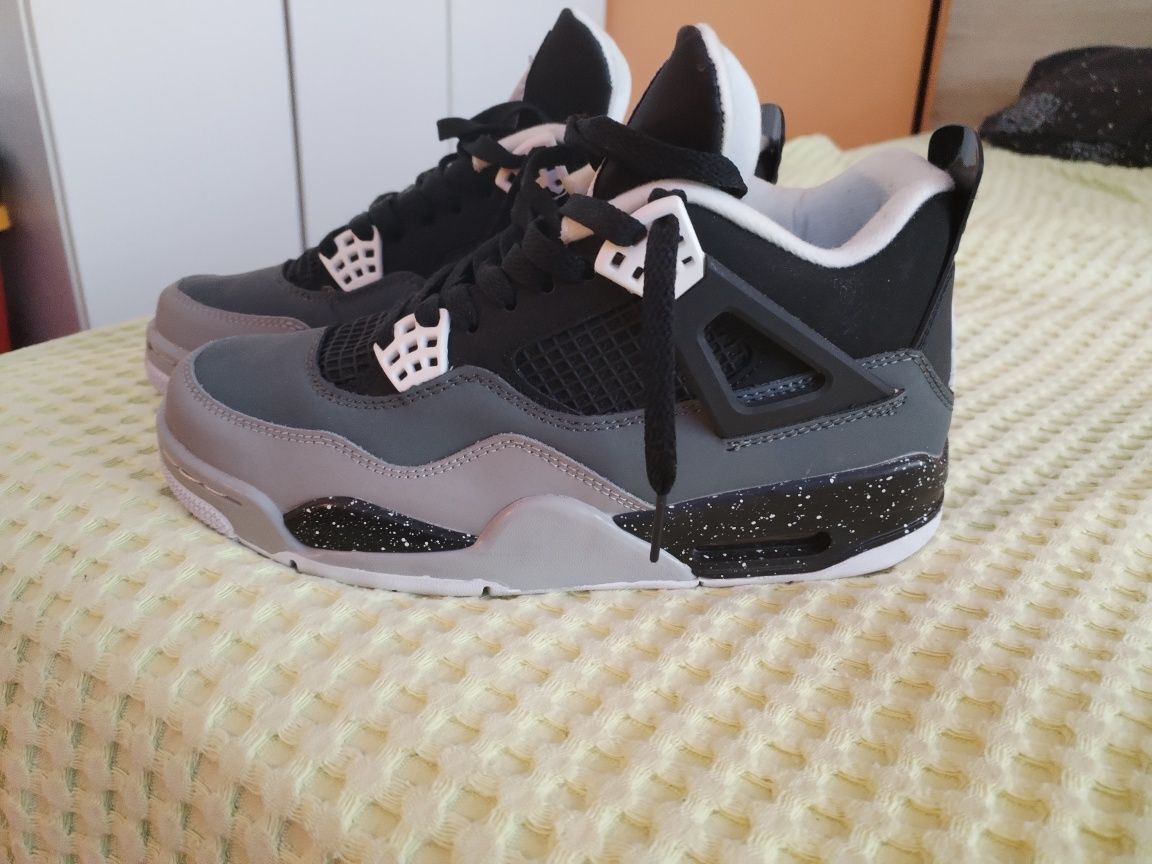 Nike Air Jordan 4