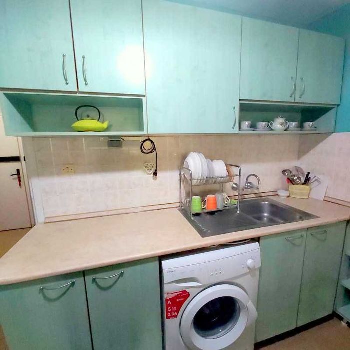 Дава се под наем Тристаен апартамент в Бургас, Център - 90 кв.м за 400 € - Снимка #1