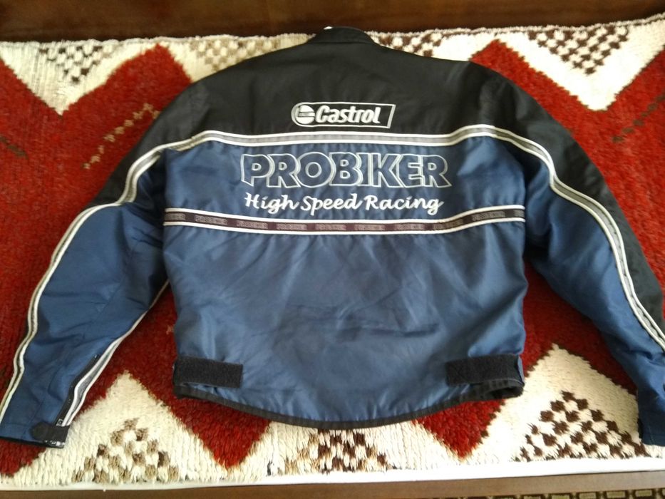 Каска Shark, мото панталон 2, яке 3, ръкавици,колан, дъждобран, чанта.