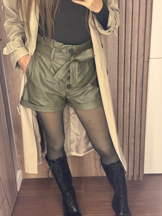 Къси кожени панталони