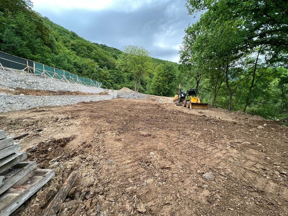 Vand teren intravilan 2364 mp. in Pecinisca, Baile Herculane