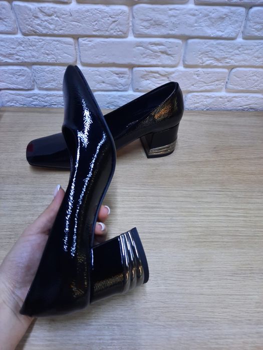 Туфли черные лакированные