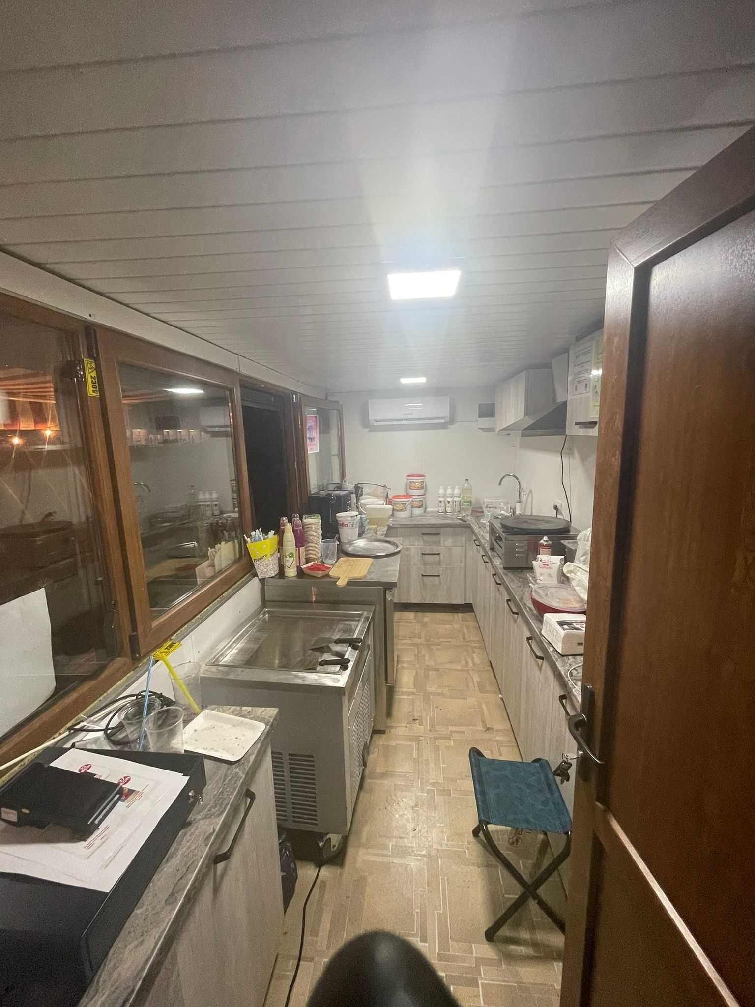 Rulota restaurant streetfood echipata complet 5m lungime \ 2.2m latime