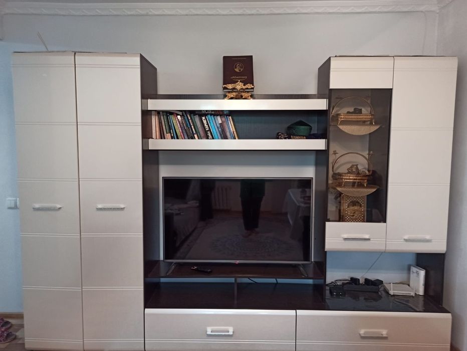 Стенка для зала продаю