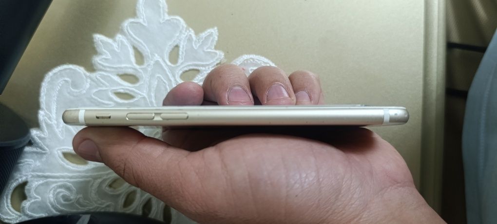 Iphone 6 iCloudga tushgan va oynasi singan
