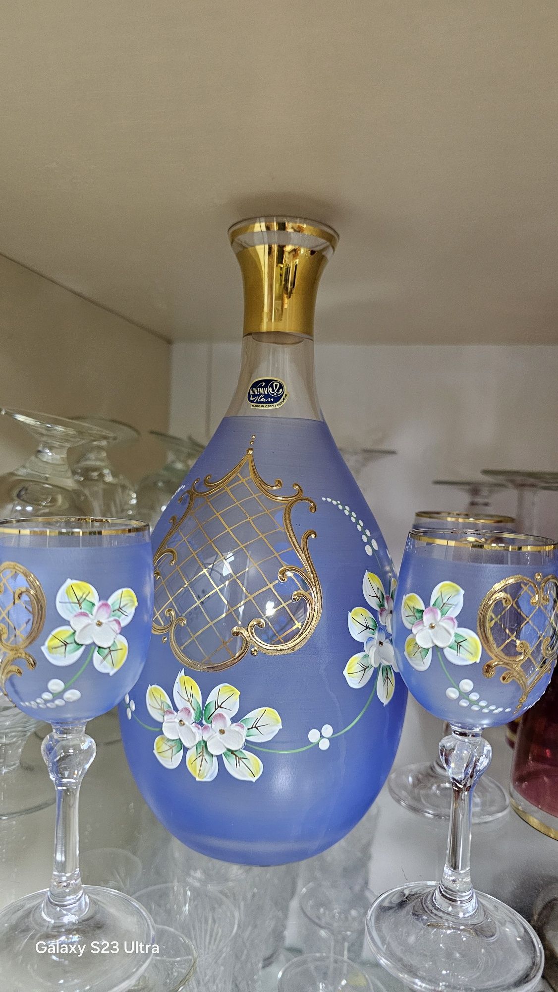 Продаются вазы ,чешские .Уточнять