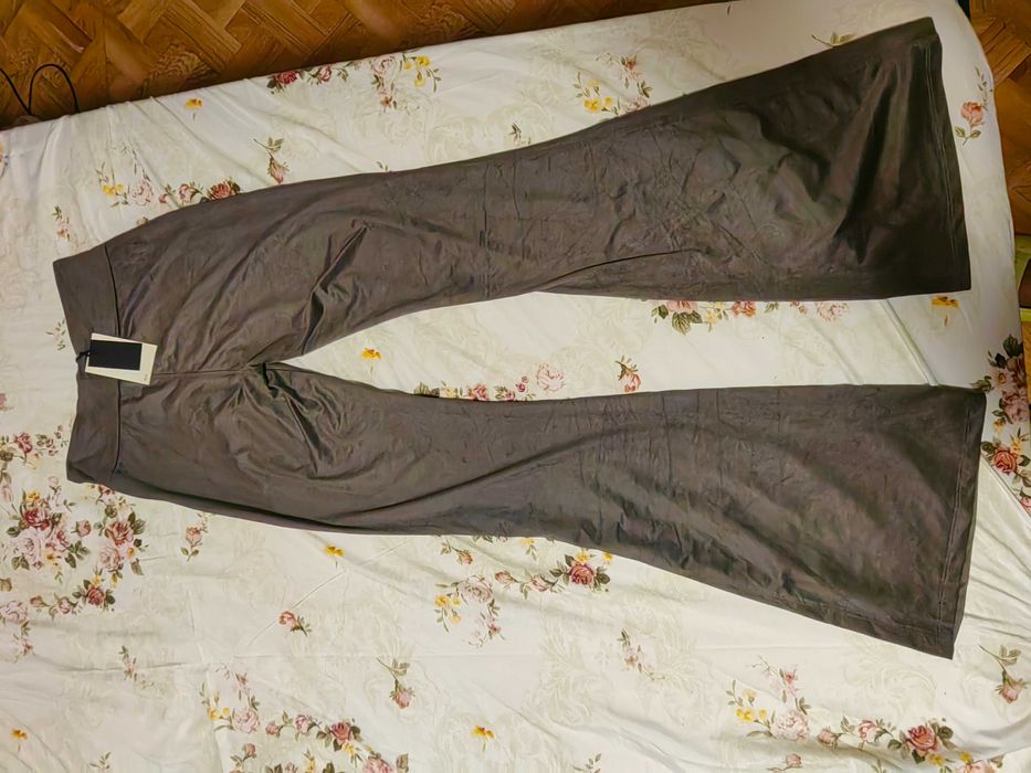 Pantaloni/colanti evazati