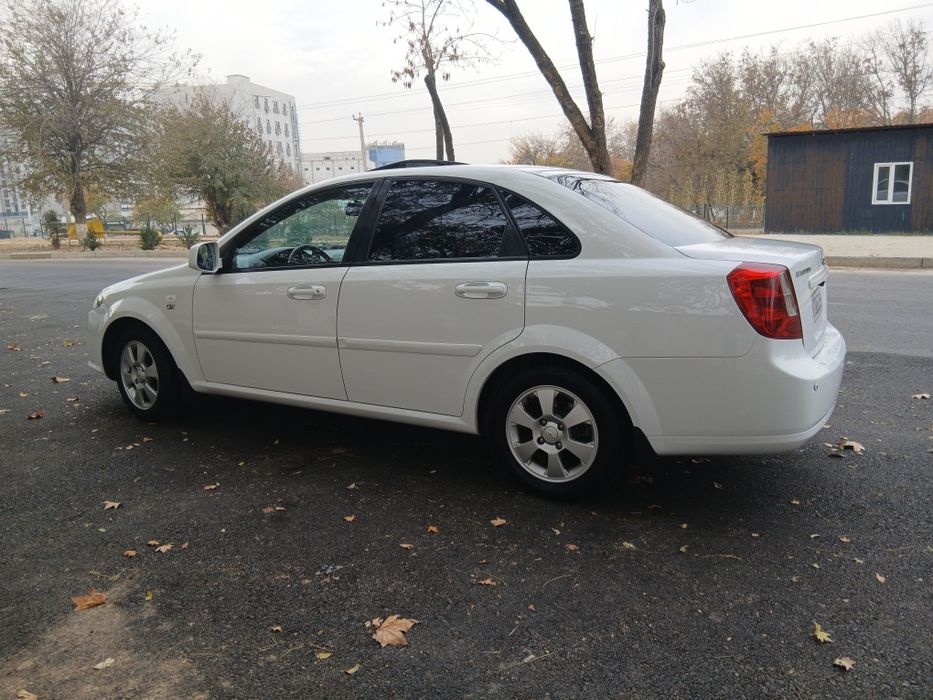 Gentra avtomat 3 pozitsiya oq sotiladi