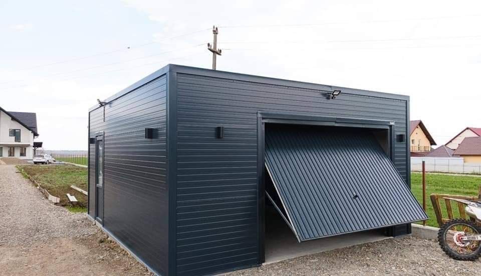 Vând garaje auto din structura metalica invelite cu blocuri sandwich