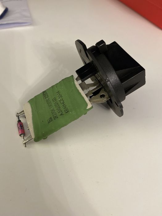 Резистор печки Peugeot 307