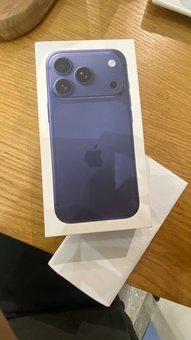 Продам новый Iphone 17 Pro