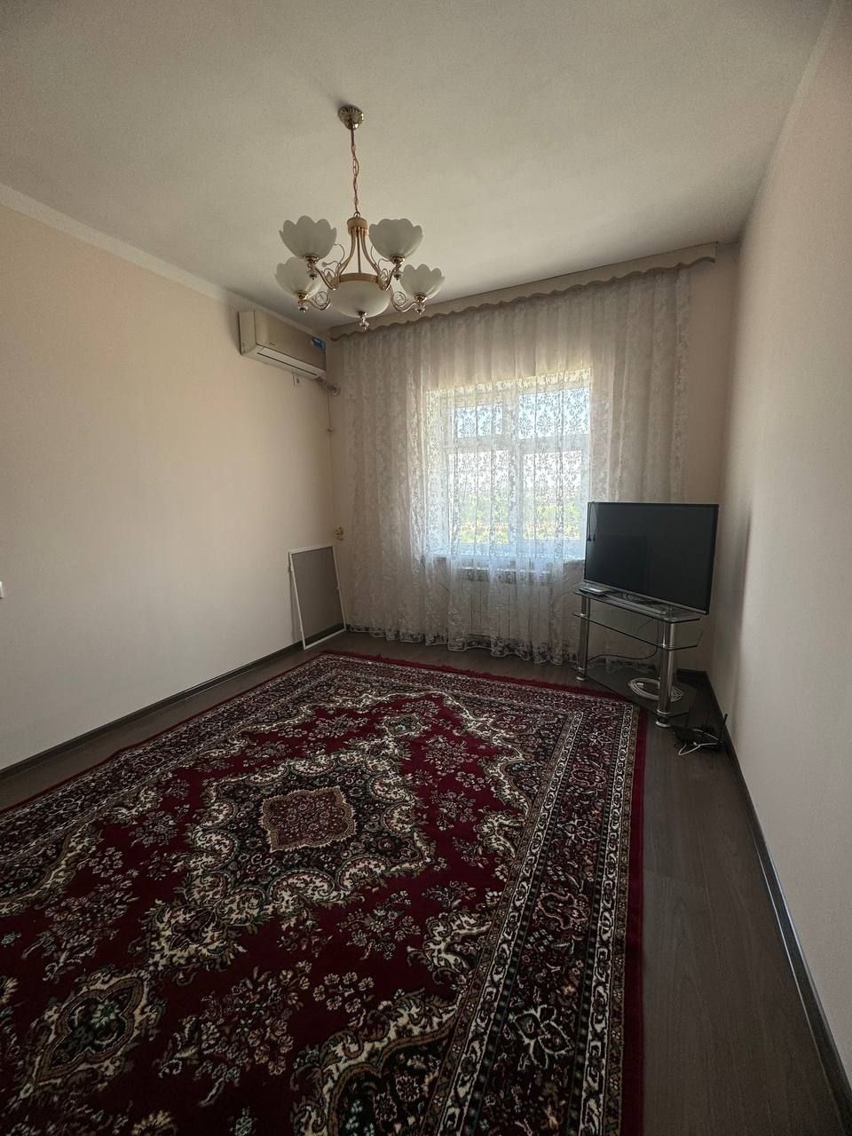 Срочно  сдаётся  квартира  сергели  5а 2 ком семья рядом метро  3 бека