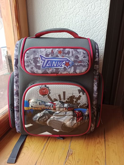 Рюкзак школьный для мальчика в хорошем состоянии