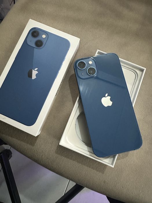 iPhone 13 albastru 128GB stare impecabila, baterie 87%, fără urme