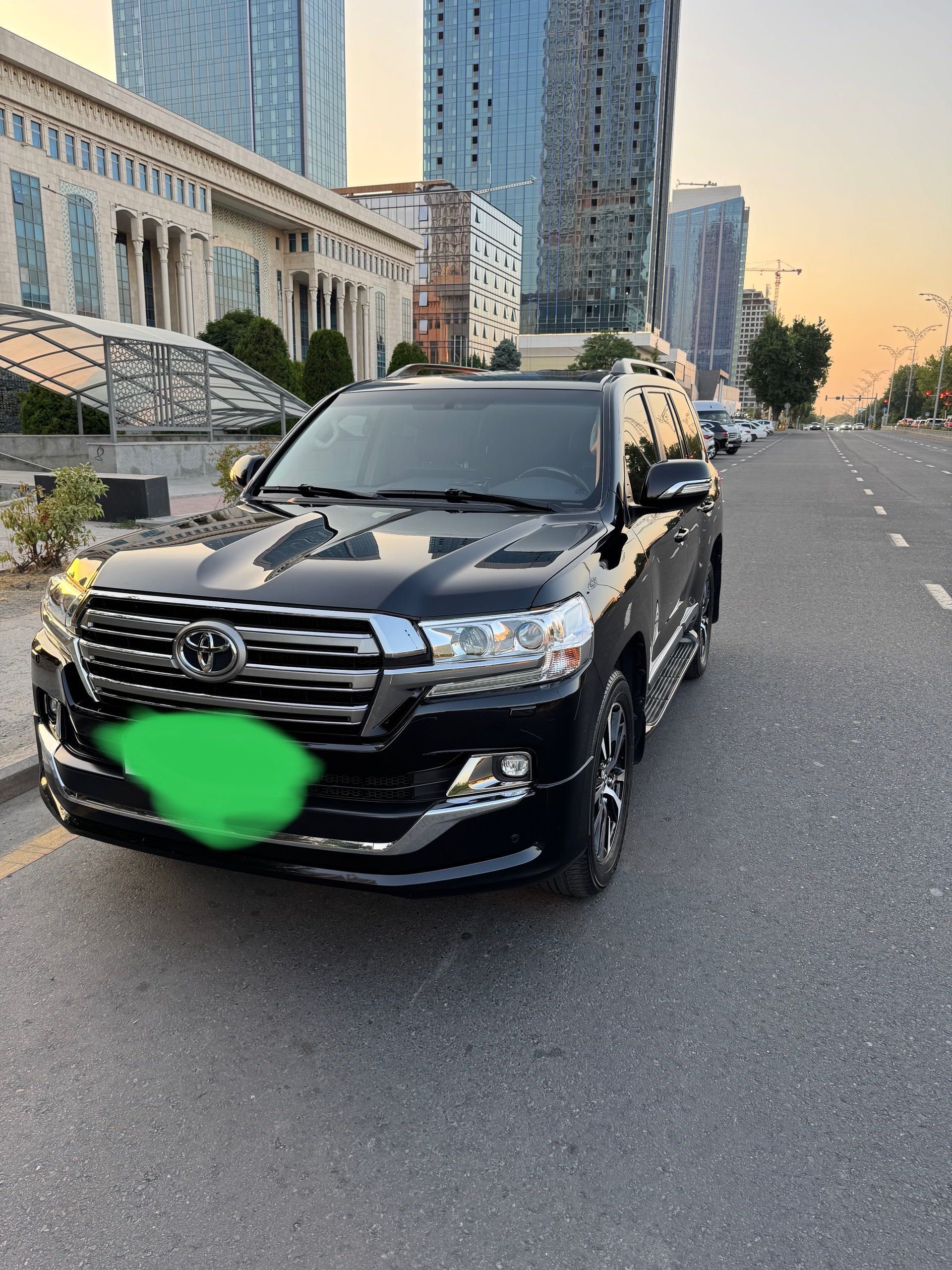 Tayota Land Cruiser 200