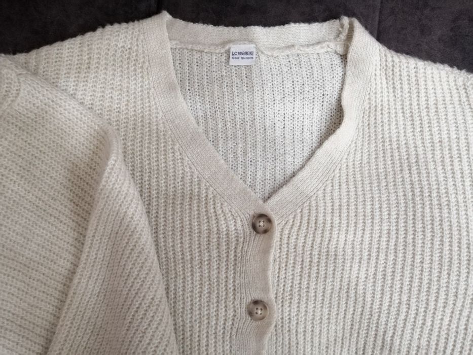 Бежевая шерстяная женская кофта