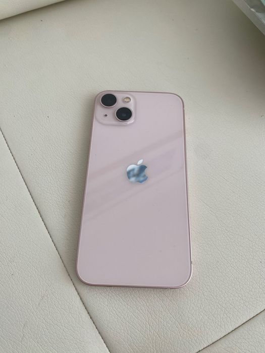 iPhone 13, 256GB като нов + много подаръци