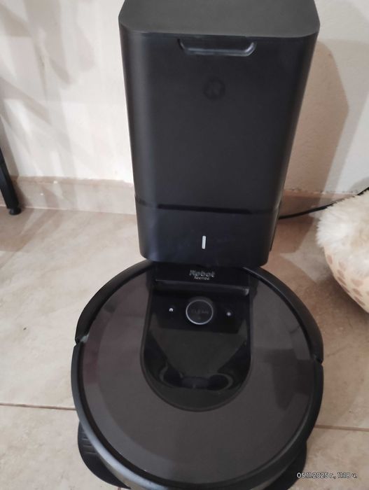 Продавам прахосмукачка  робот  y robot Roomba i7+  и Bravia jet
