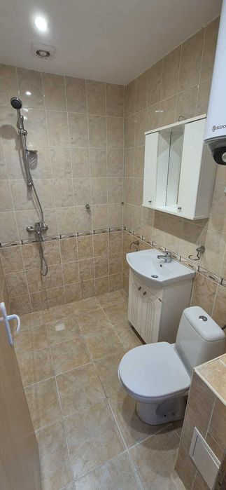 Обзаведен тристаен апартамент в кв. Бриз