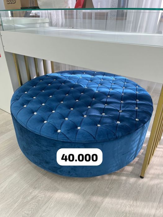 Продам очень красивый пуфик !!