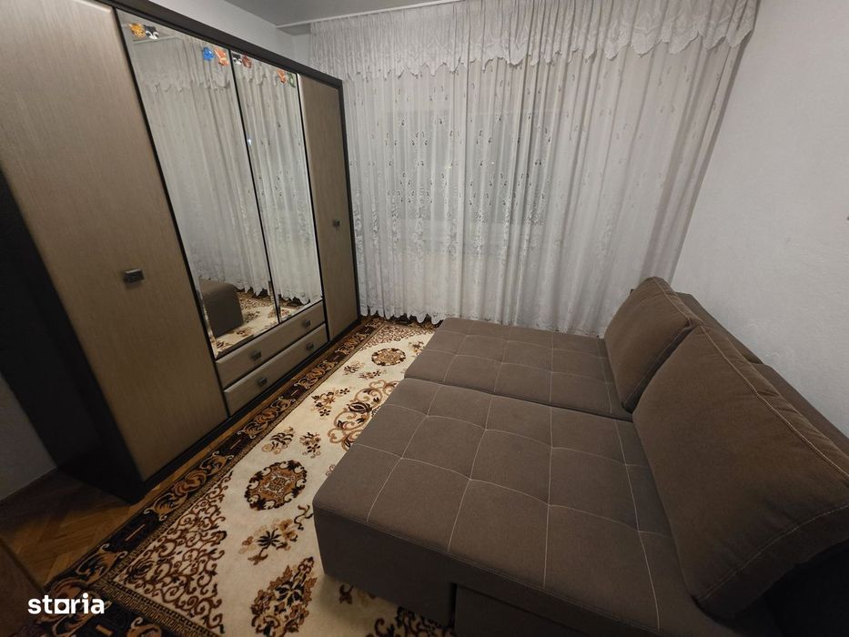 Inchiriez apartament 4 camere Centru Civic