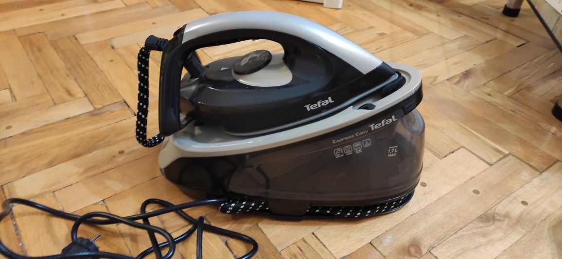 Център за гладене Tefal Express Easy