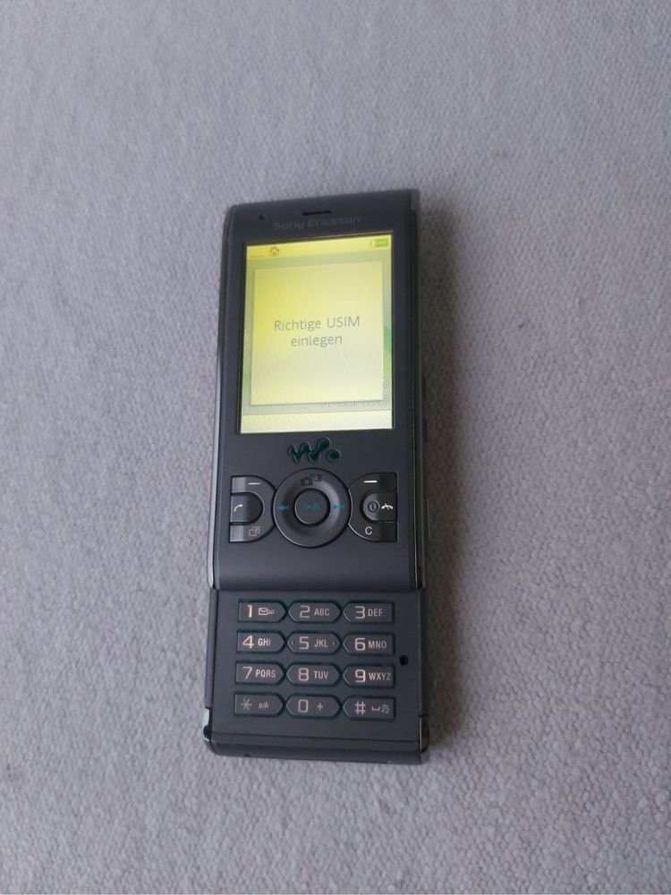 Sony Ericsson W595