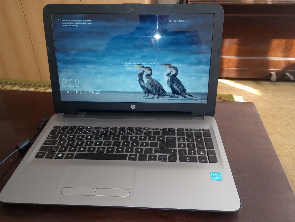 Laptop HP 15 slim, 4 gb ram,500 gb, Intel Quad Core, bluetooth, tester