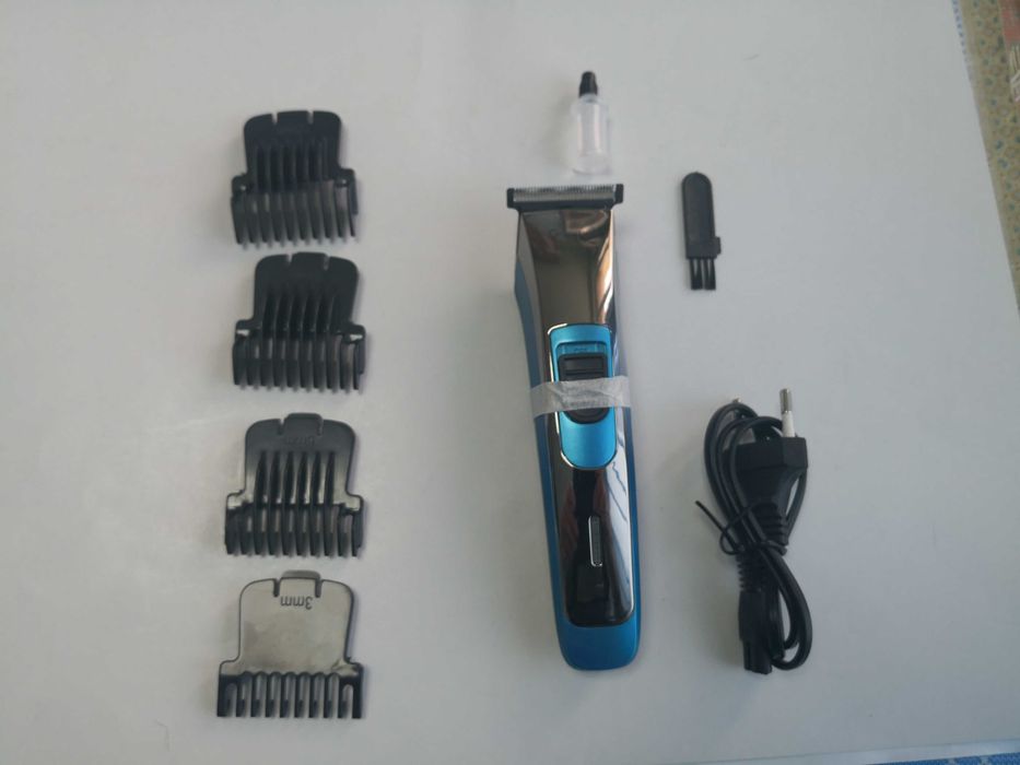 Masina de tuns /trimmer cu acumulator Geemy
