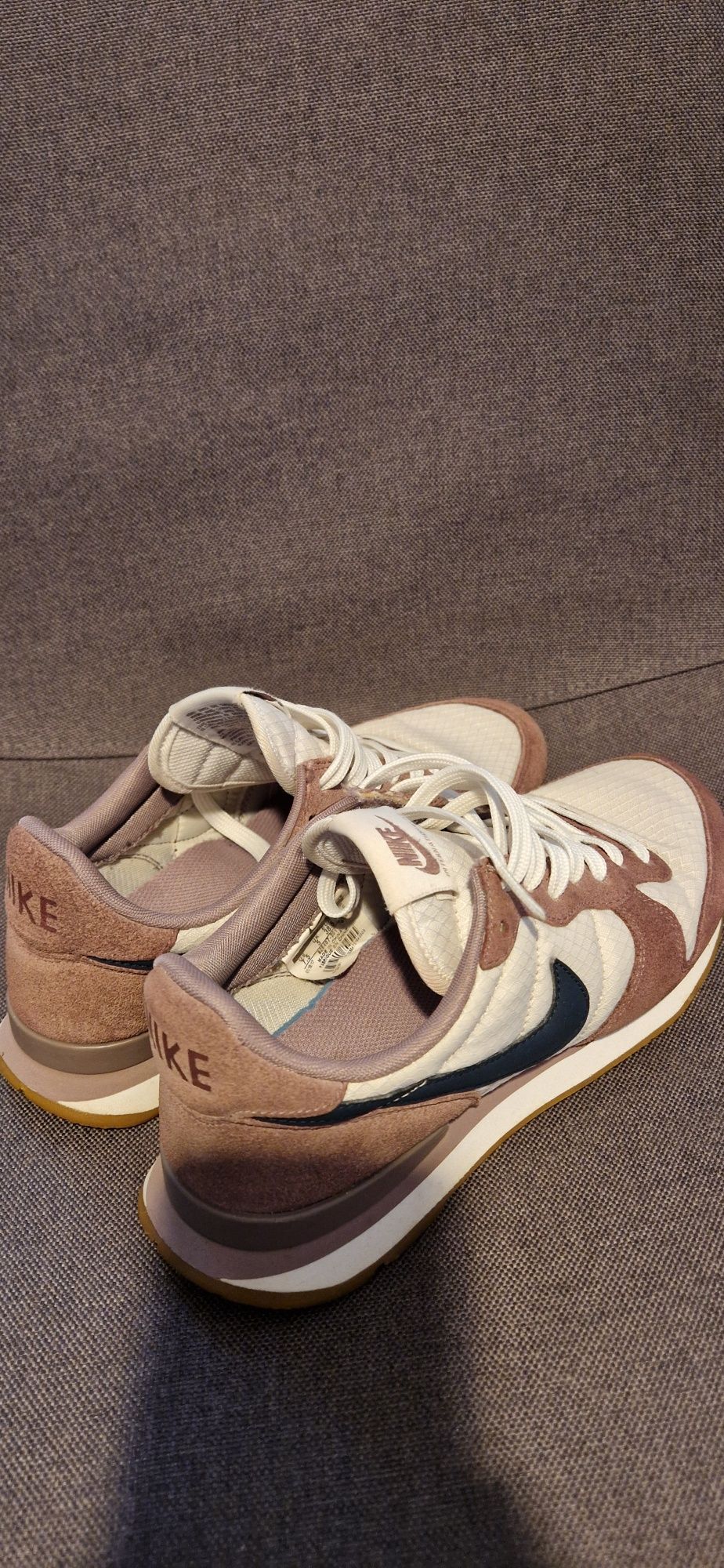 Nike Internationalist
