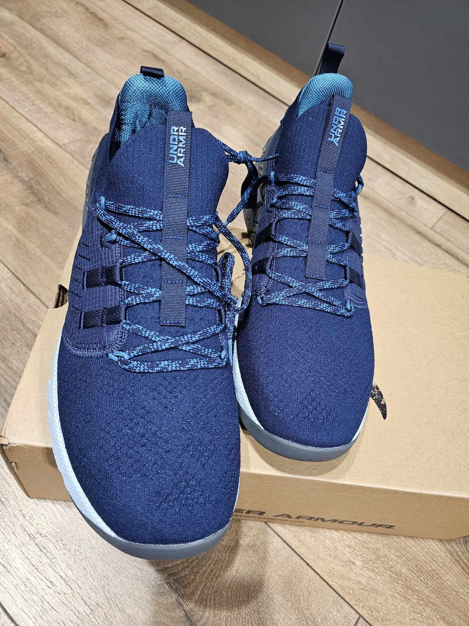 Under Armour UA Project Rock3 номер 49,5
NY/GRY / BLEU MARINE/GRIS
HOV