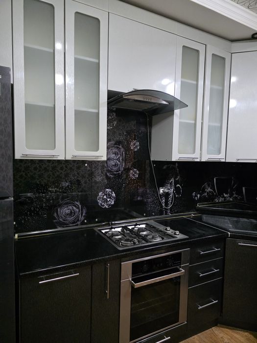 Продам кухонный гарнитур б/у в хорошем состоянии