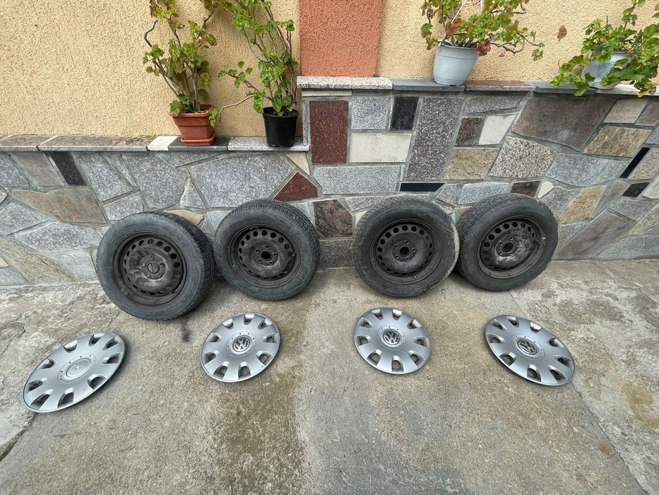 Jante pe 15 cu capace VW si anvelope iarna 195/65/R15