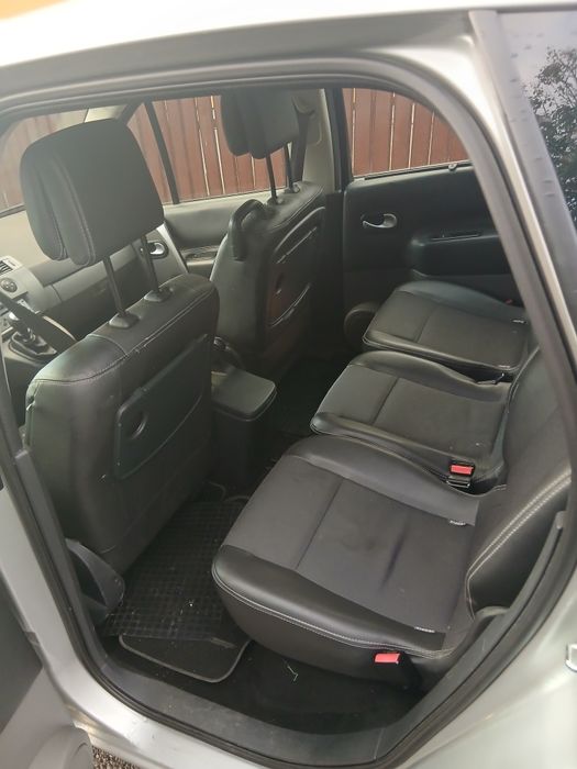 Vând Renault scenic
