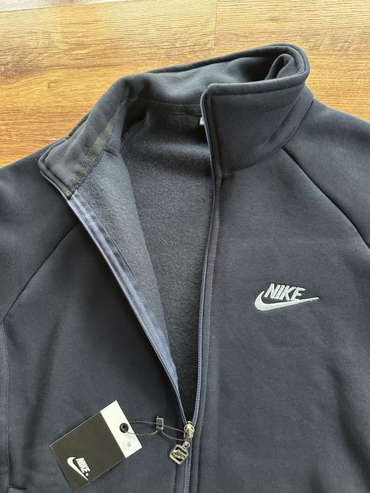 Мъжки,ватиран,тъмно син екип Nike с бродирано лого и ципове на джобове