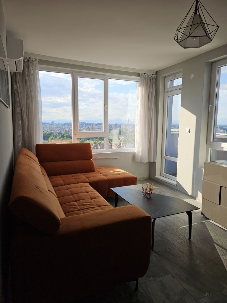 Дава се под наем Двустаен апартамент в Пловдив, Каменица 2 - 67 кв.м за 561 € - Снимка #1