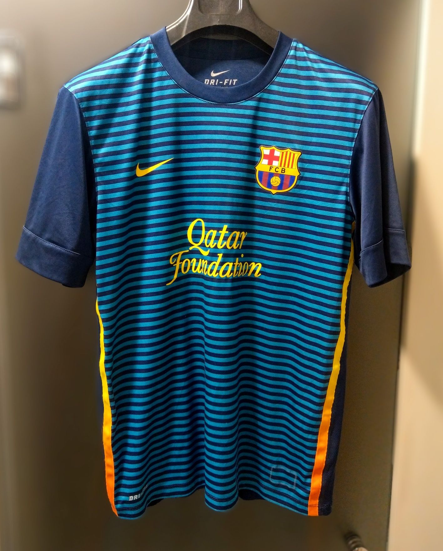 Футболни фланелки, тениски FC Barcelona,  FC Bayern Nike , Adidas
