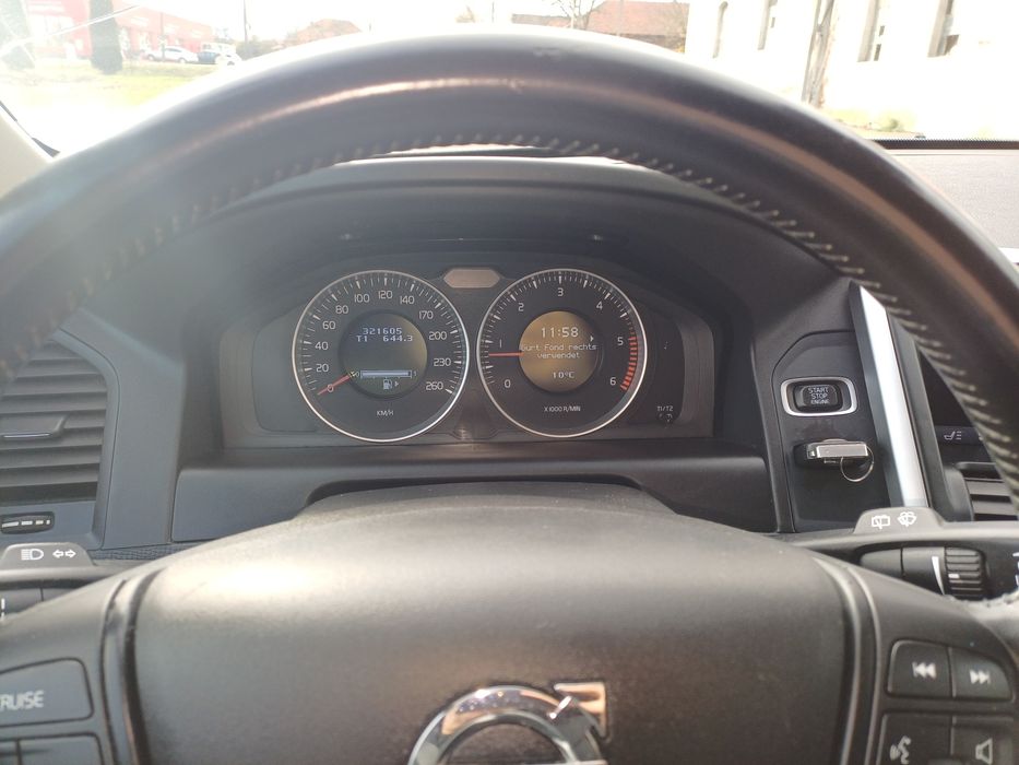 Volvo xc 60 din anul 2011