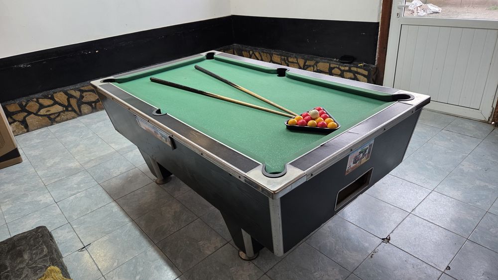 Продавам билярд.
