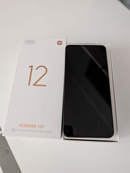 Xiaomi 12T folosit in husa si folie de protectie